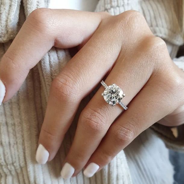 Round Brilliant Cut Moissanite Solitaire Diamond Engagement