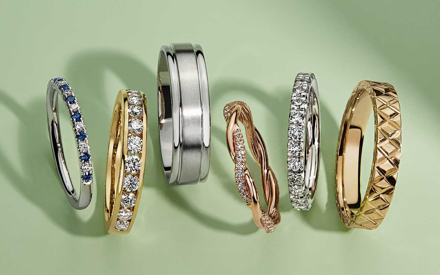 How to Pair a Solitaire Engagement Ring with a Wedding Band