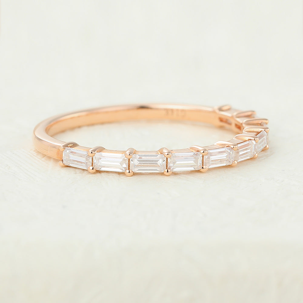 baguette-shaped-moissanite-bar-style-wedding-band