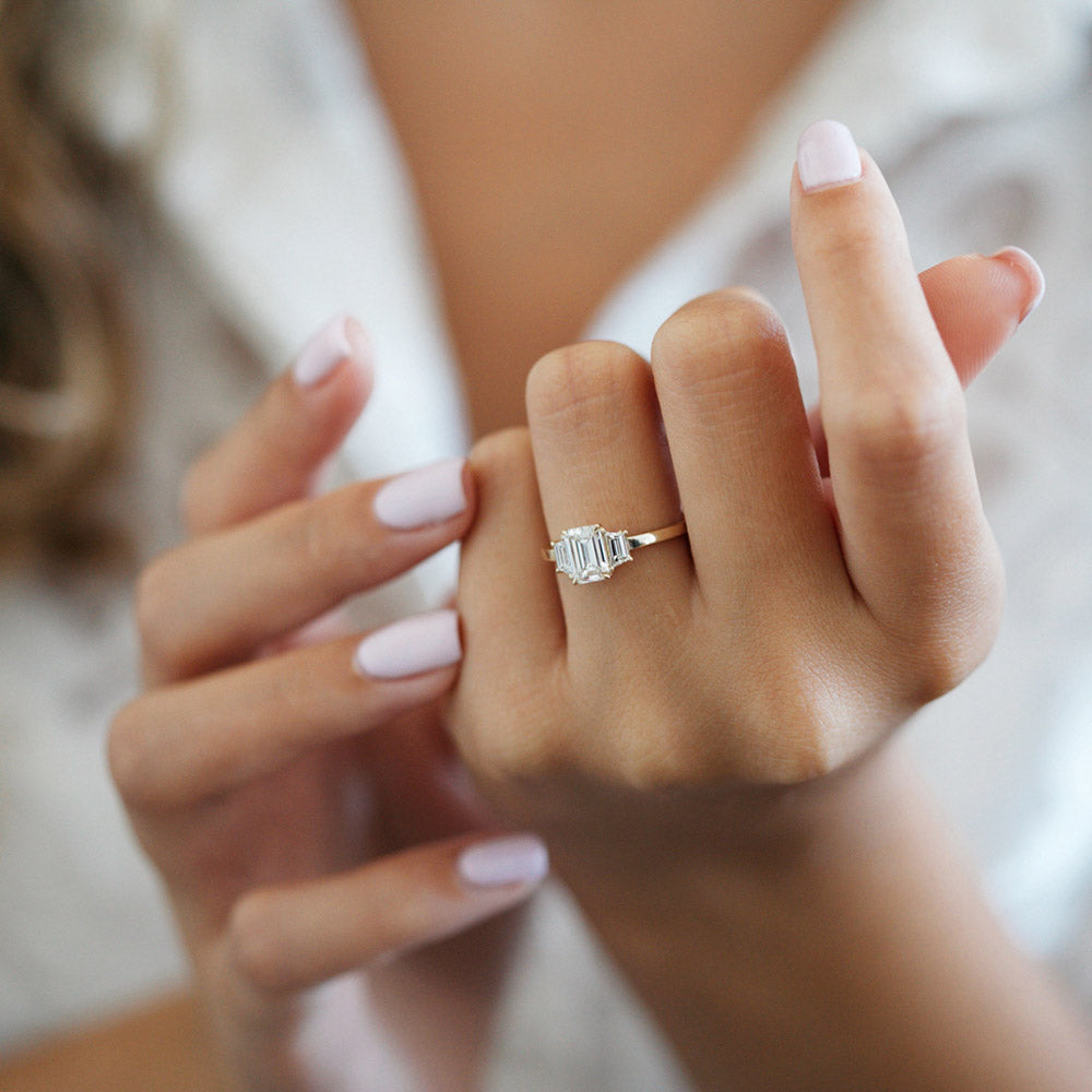 1.0CT Emerald Shaped Three Stone Moissanite Diamond Engagement Ring