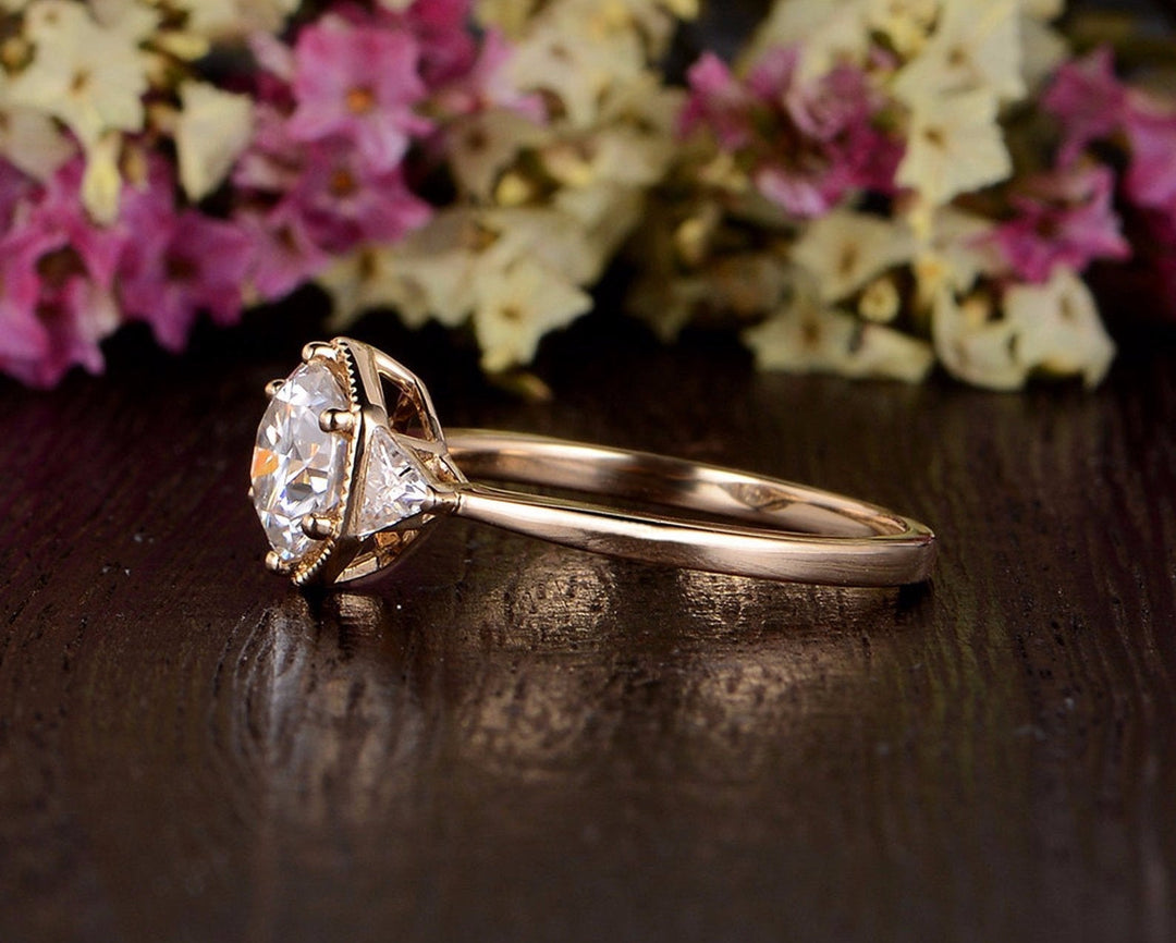 1.60CT Round Cut Three Stone Moissanite Diamond Engagement Ring