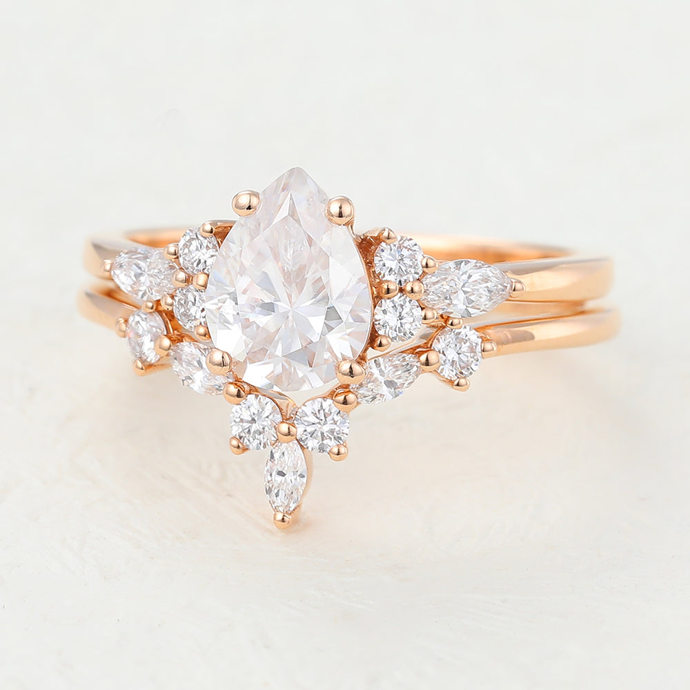 pear-moissanite-cluster-bridal-ring-set