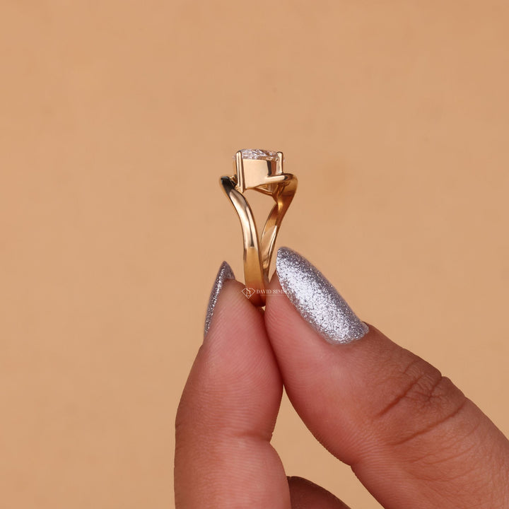 Ethical Engagement Ring
Lab Grown Marquise Ring
VVS1 Marquise Moissanite
