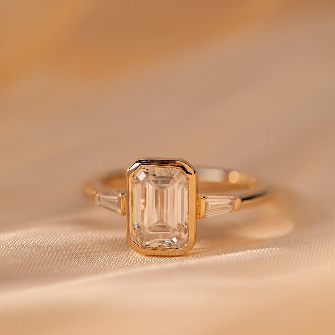 1.50ct-2.50ct Emerald  Cut Diamond Bezel Solitaire Three Stone Engagement Ring