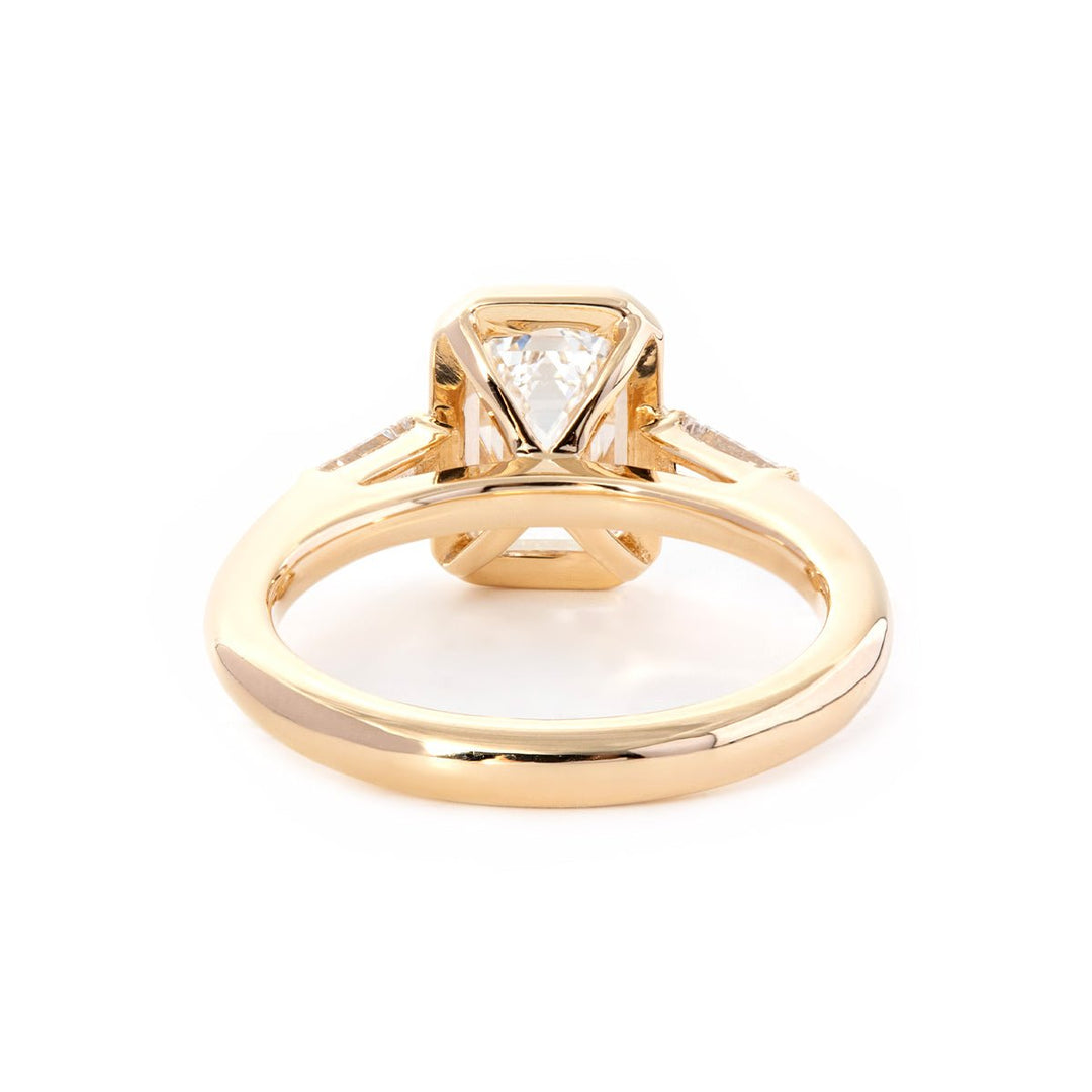 1.50ct-2.50ct Emerald  Cut Diamond Bezel Solitaire Three Stone Engagement Ring
