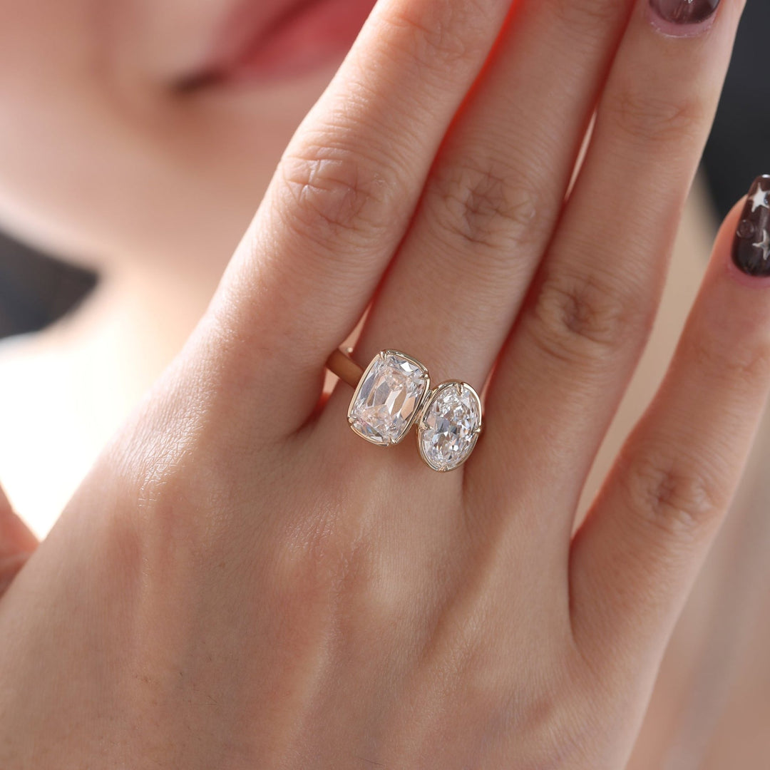 Toi et Moi Ring
Old Mine Oval Moissanite
Old Mine Cushion Ring
Bezel Toi et Moi
