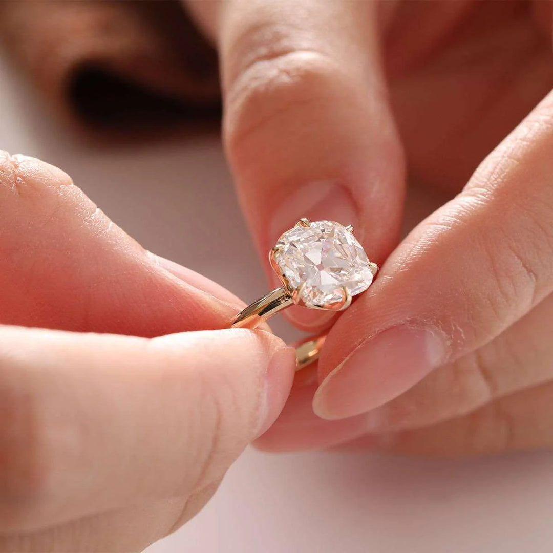 2.0ct-3.0ct Old Mine Cushion Cut Moissanite Diamond Engagement Ring