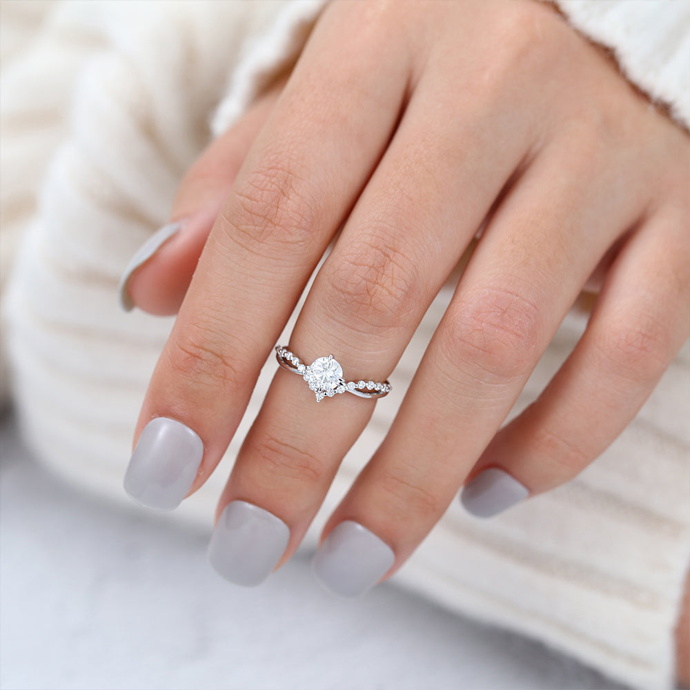 round-shaped-moissanite-cluster-engagement-ring-5