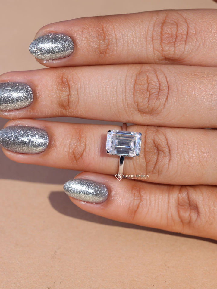 2.0CT-3.0CT Emerald Cut Moissanite Hidden Halo Diamond Engagement Ring