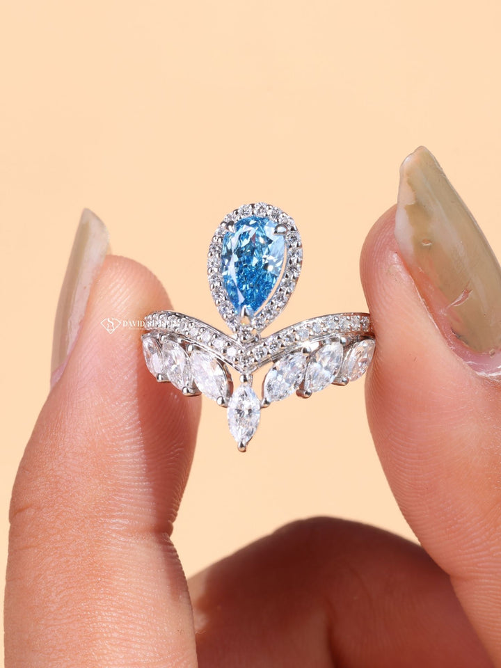 1.0CT-2.0CT Blue Pear Cut Diamond Chevron Engagement Ring