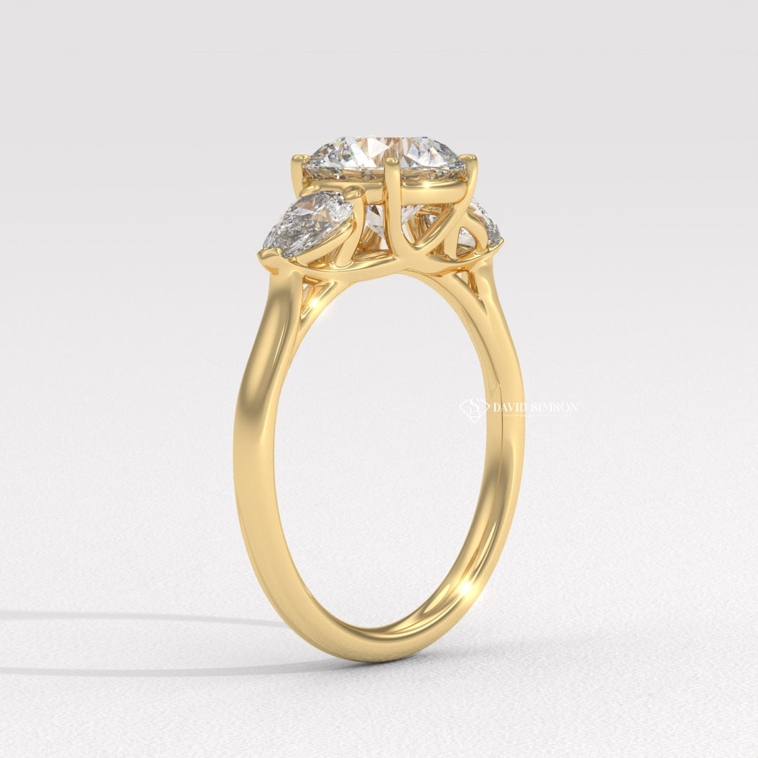 2.5CaratRing
DiamondAlternative
SparklingEngagementRing
BridalRing