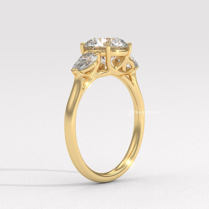 2.5CaratRing
DiamondAlternative
SparklingEngagementRing
BridalRing