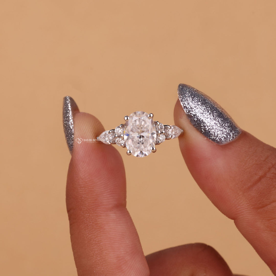 Oval cut moissanite
Cluster engagement ring
2ct oval moissanite
