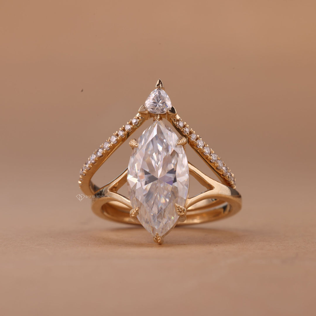 4CT Marquise Diamond
Split Shank Engagement Ring
Curved Wedding Band
