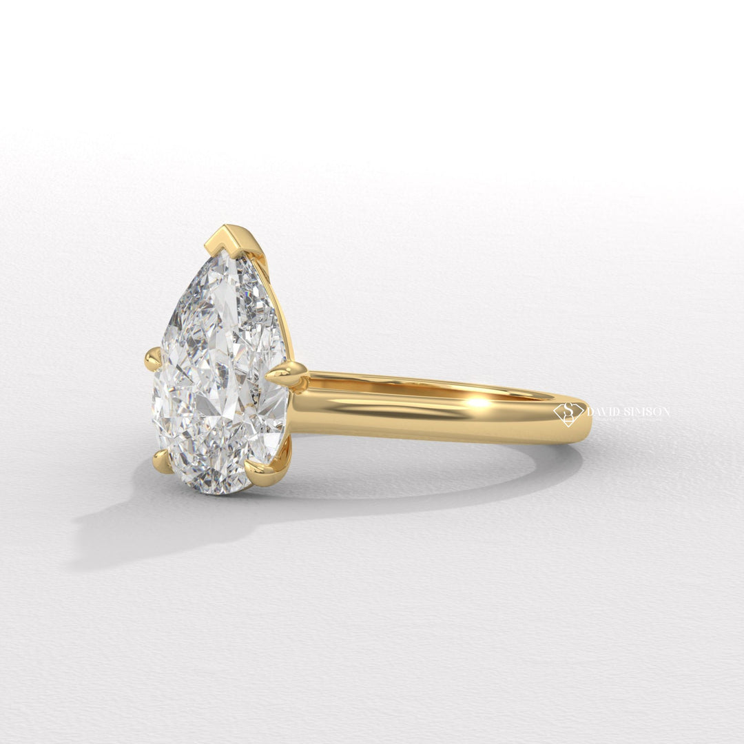 2.50CT-3.50CT Pear Moissanite Solitaire Diamond Engagement Ring for Women