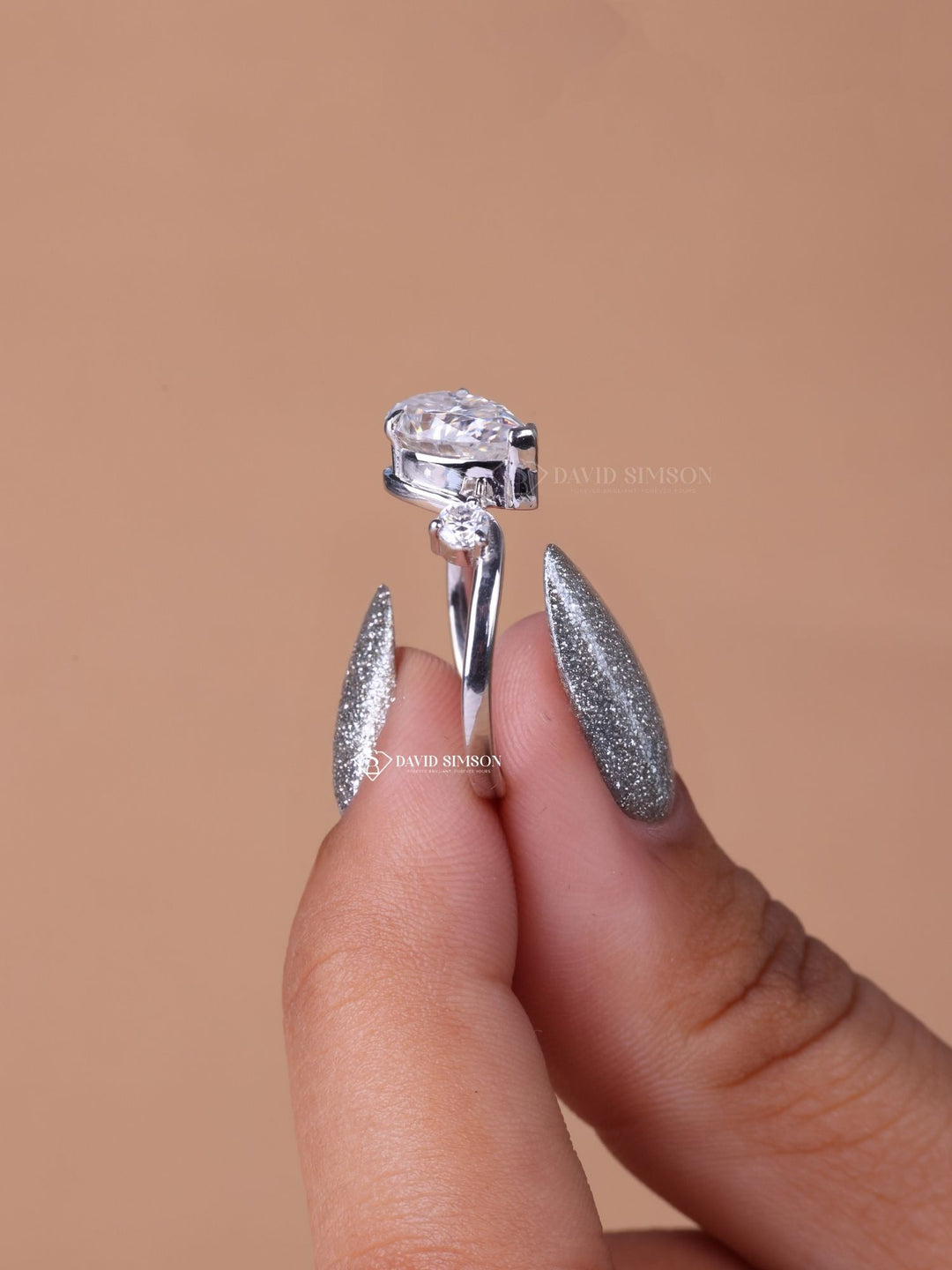 2.0CT-3.0CT Pear Cut Moissanite Diamond Curved Engagement Ring