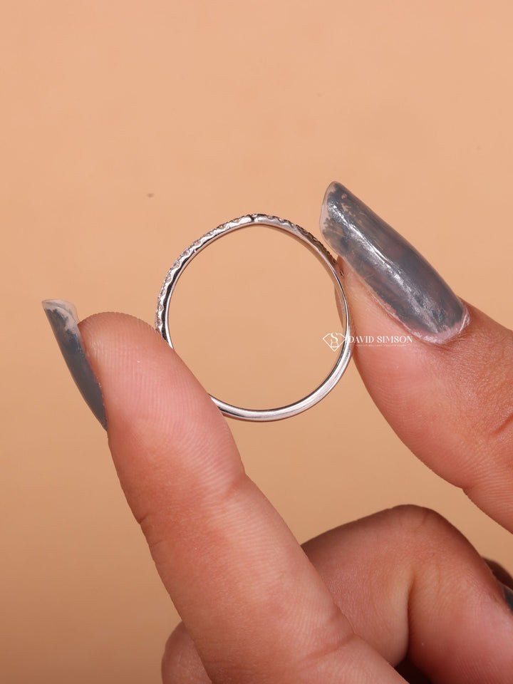 Round Cut Moissanite Diamond Curved Wedding Band