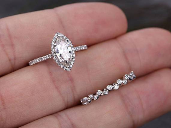 marquise-cut-halo-moissanite-bridal-ring-set