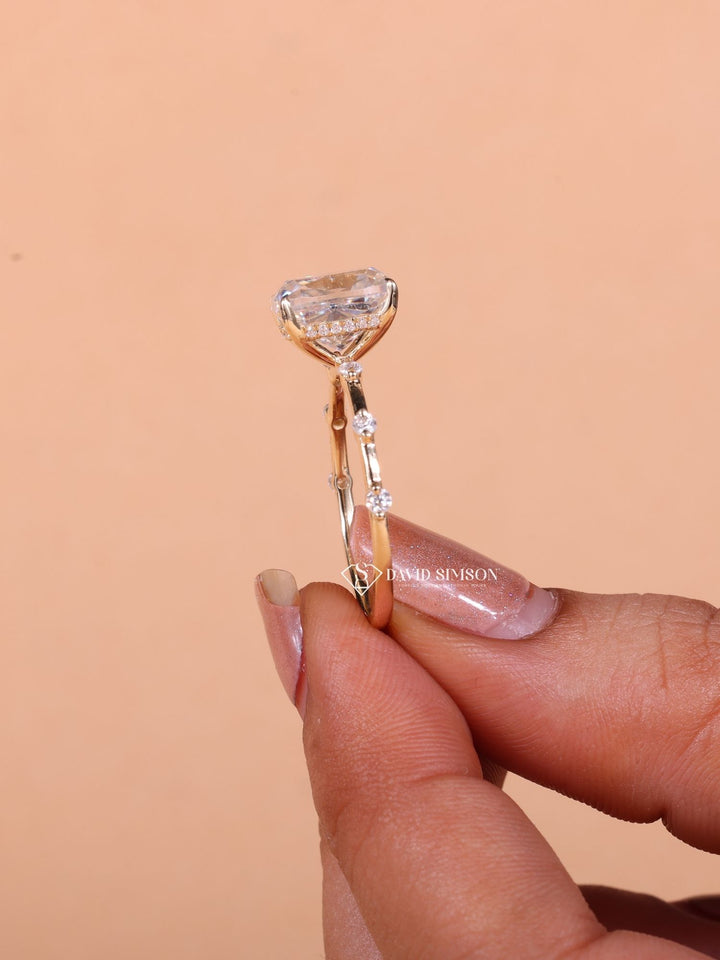 2.50CT-3.50CT Elongated Cushion Cut Moissanite Distance Diamond Engagement Ring