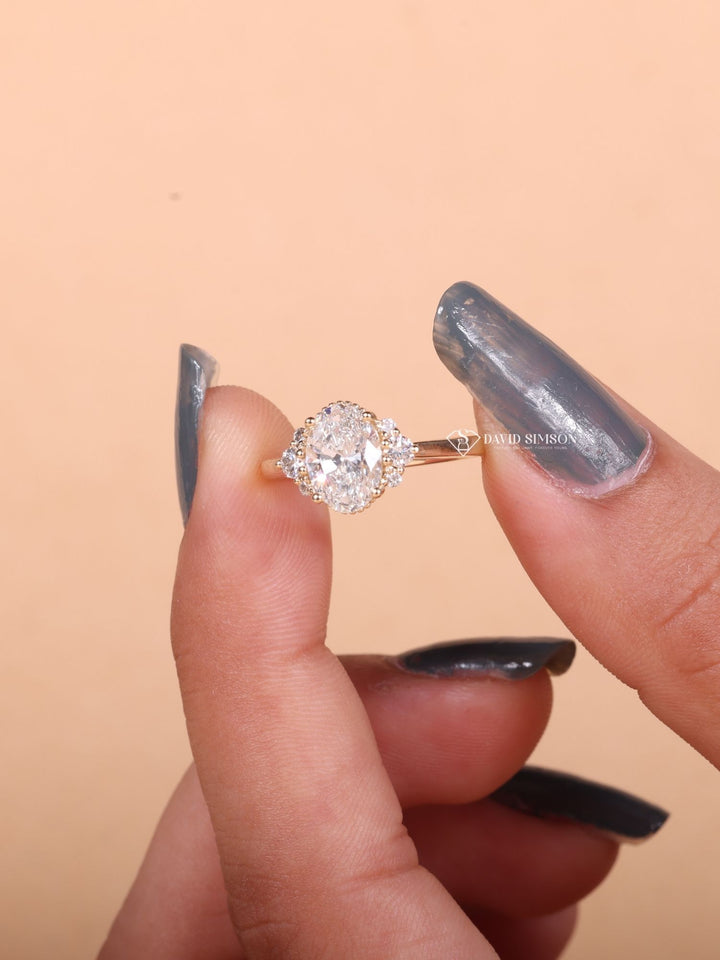 1.0CT-2.0CT Oval Cut Moissanite Diamond Cluster Engagement Ring for Her