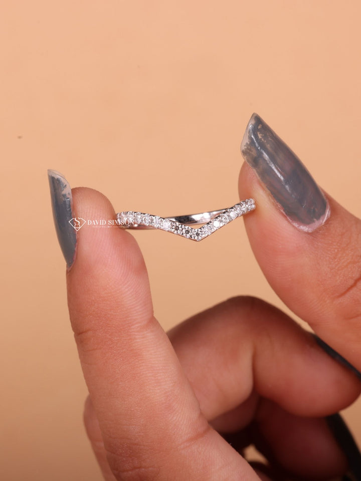 Round Cut Moissanite Diamond Curved Wedding Band