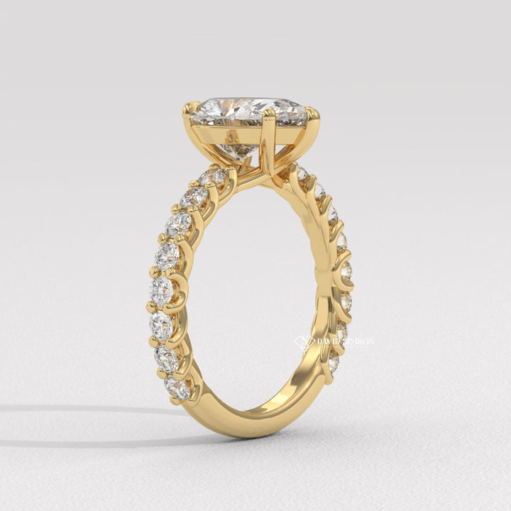 2.0CT-3.0CT Pear Moissanite Diamond Pave Engagement Ring