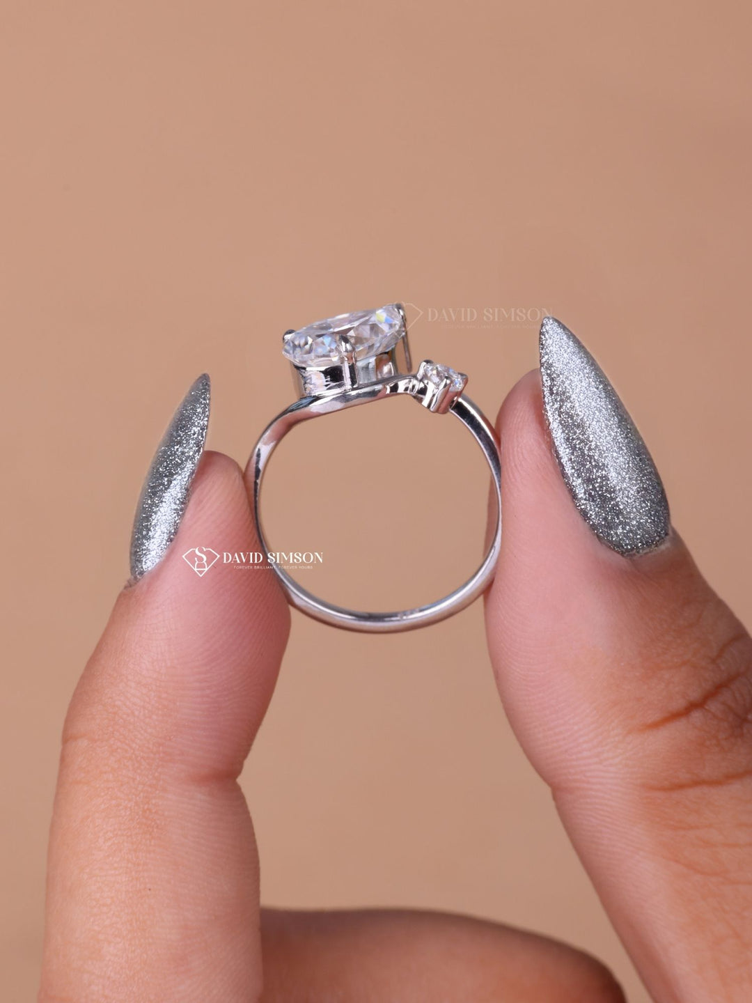 2.0CT-3.0CT Pear Cut Moissanite Diamond Curved Engagement Ring