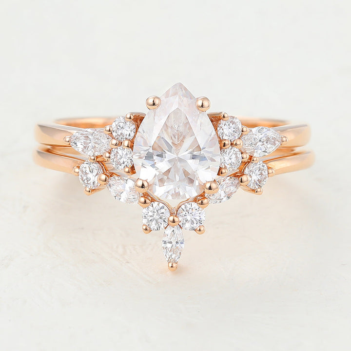 pear-moissanite-cluster-bridal-ring-set