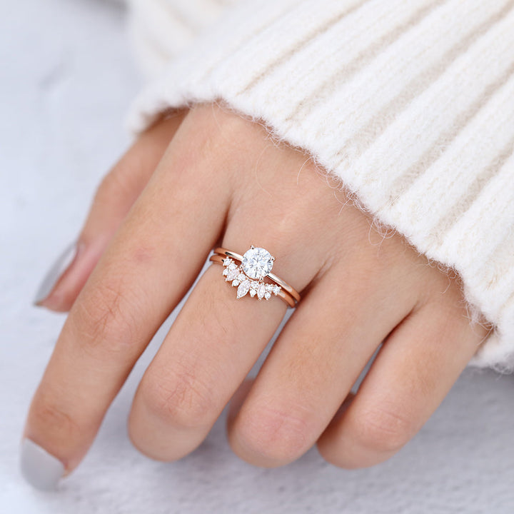 round-moissanite-solitaire-bridal-ring-set-1