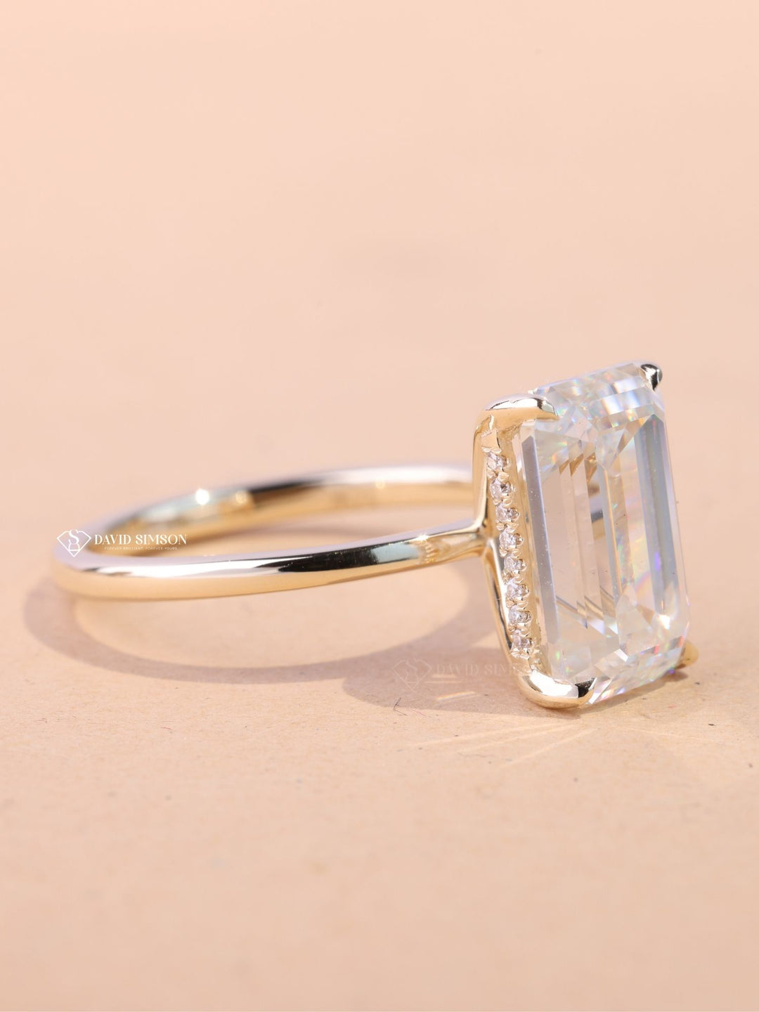 2.0CT-4.0CT Emerald Cut Moissanite Diamond Hidden Halo Engagement Ring