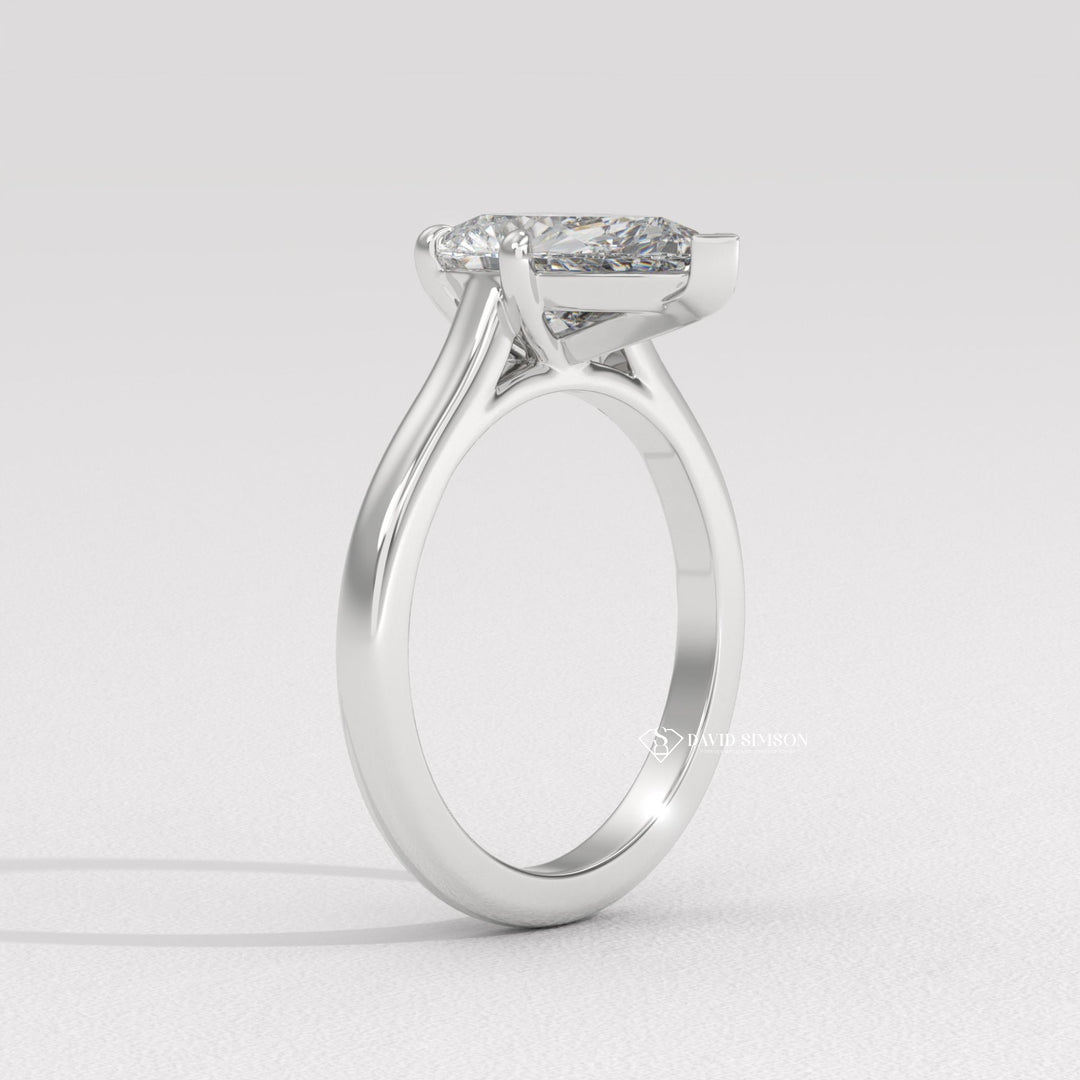 2.50CT-3.50CT Pear Moissanite Solitaire Diamond Engagement Ring for Women