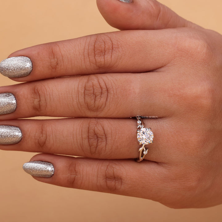Round Brilliant Cut
Earthy Bridal Style
Anniversary Ring
Minimalist Nature Ring
