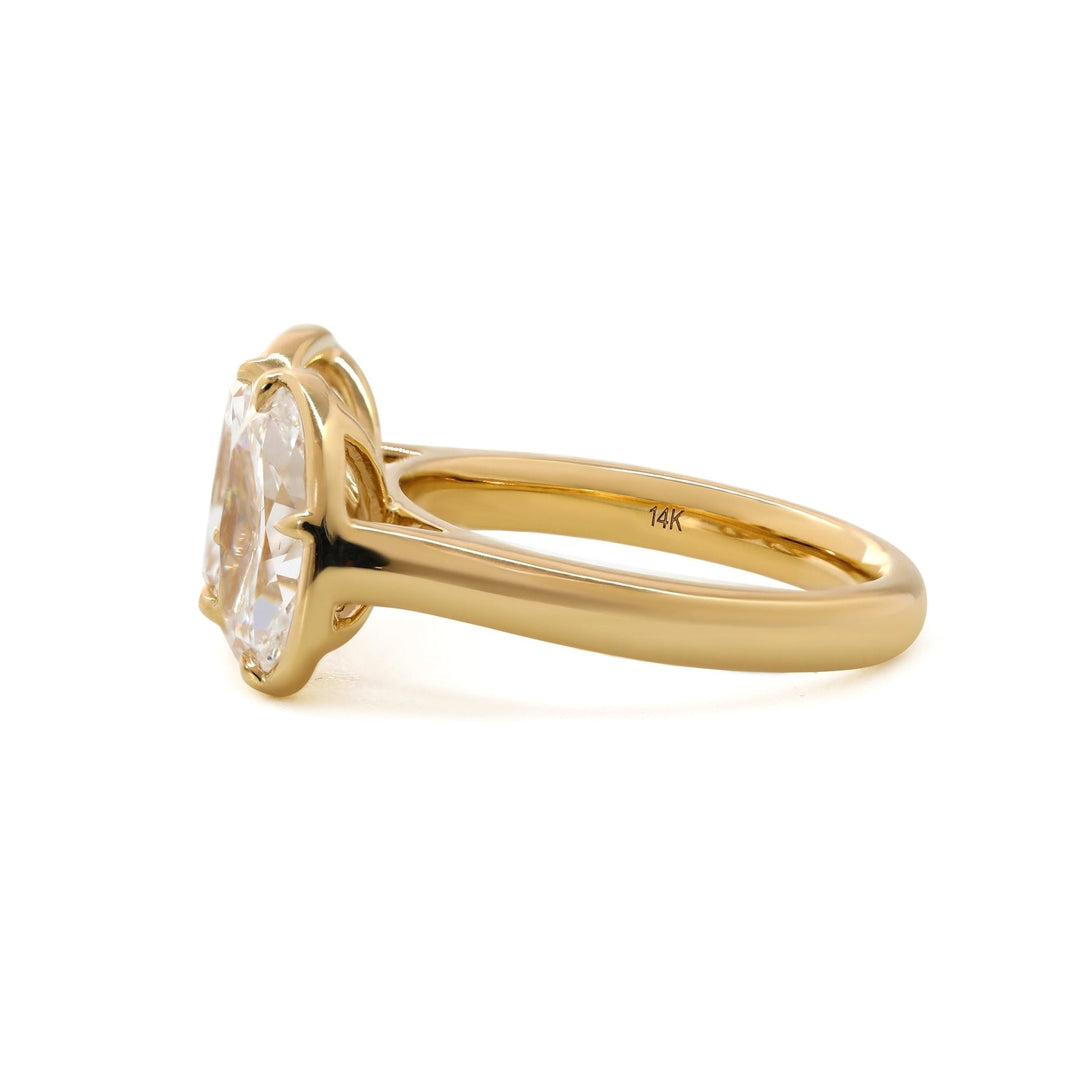 Hand Cut Moissanite
Romantic Bridal Set
Custom Moissanite Jewelry
Low Profile Toi et Moi
Modern Vintage Ring
Elongated Cushion Moissanite
