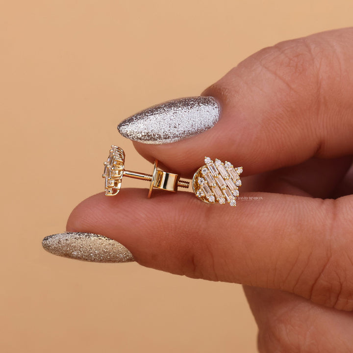 Baguette and Round Studs
Modern Cluster Earrings
Lab Grown Moissanite
Sparkling Stud Earrings
