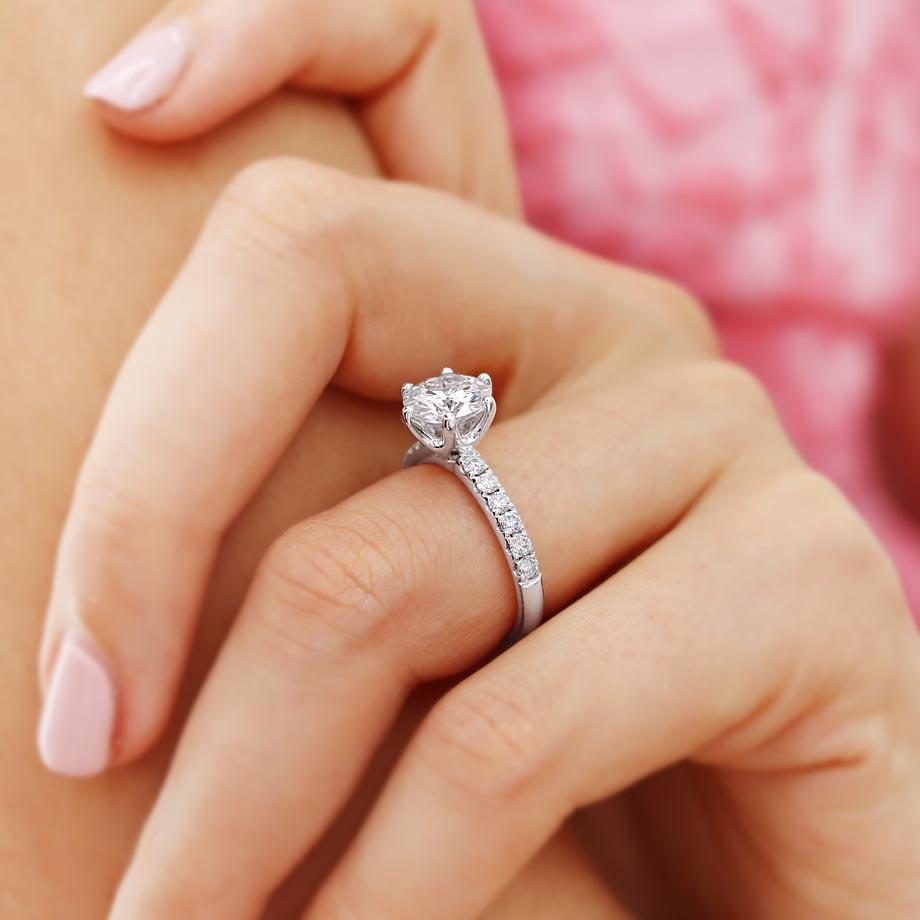 round-shaped-moissanite-solitaire-style-engagement-ring