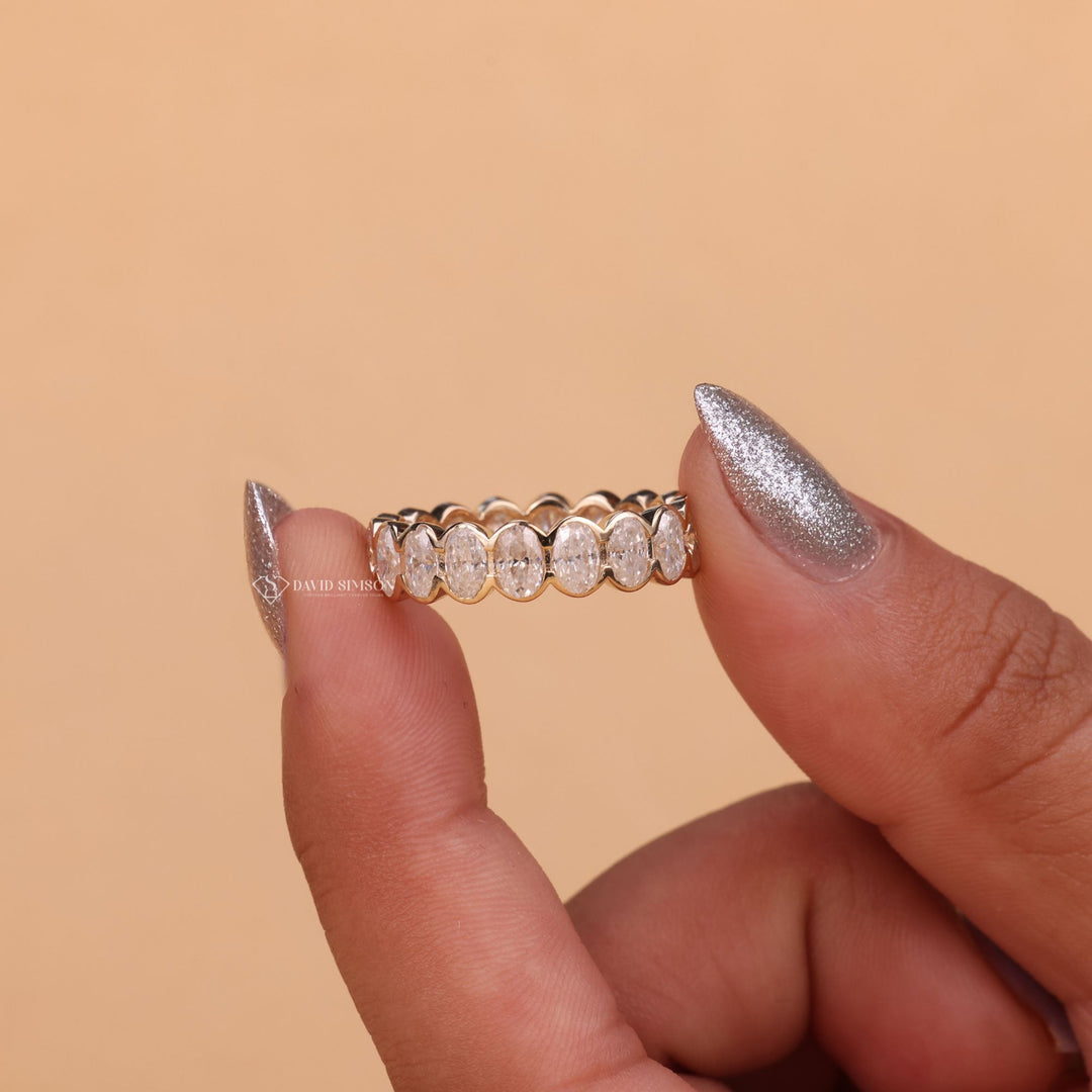 Bezel Set Oval Band
Oval Cut Moissanite
Moissanite Wedding Band