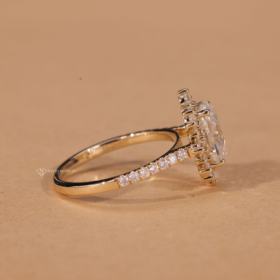 Botanical Bridal Jewelry
Vintage Inspired Ring
Lab Grown Moissanite
Romantic Engagement Ring
Oval Solitaire Halo

