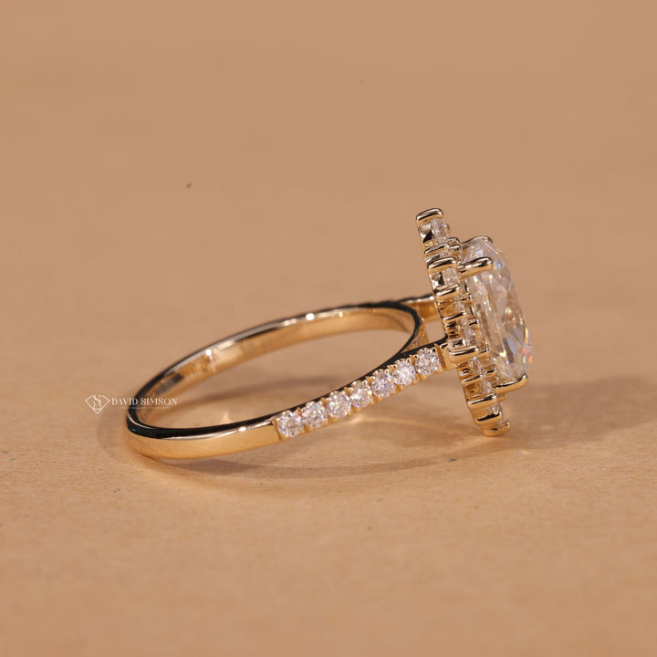 Botanical Bridal Jewelry
Vintage Inspired Ring
Lab Grown Moissanite
Romantic Engagement Ring
Oval Solitaire Halo
