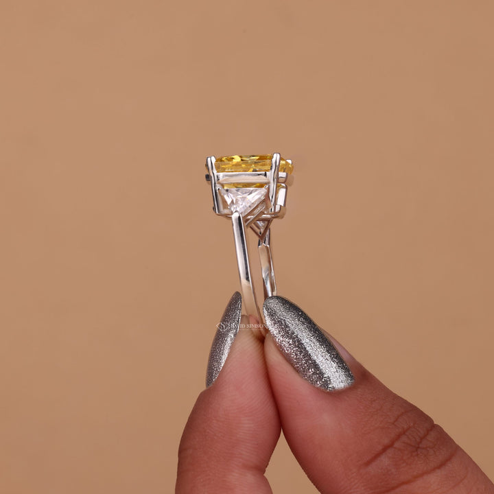 3.0CT Moissanite
4.0CT Engagement Ring
Canary Yellow Moissanite
