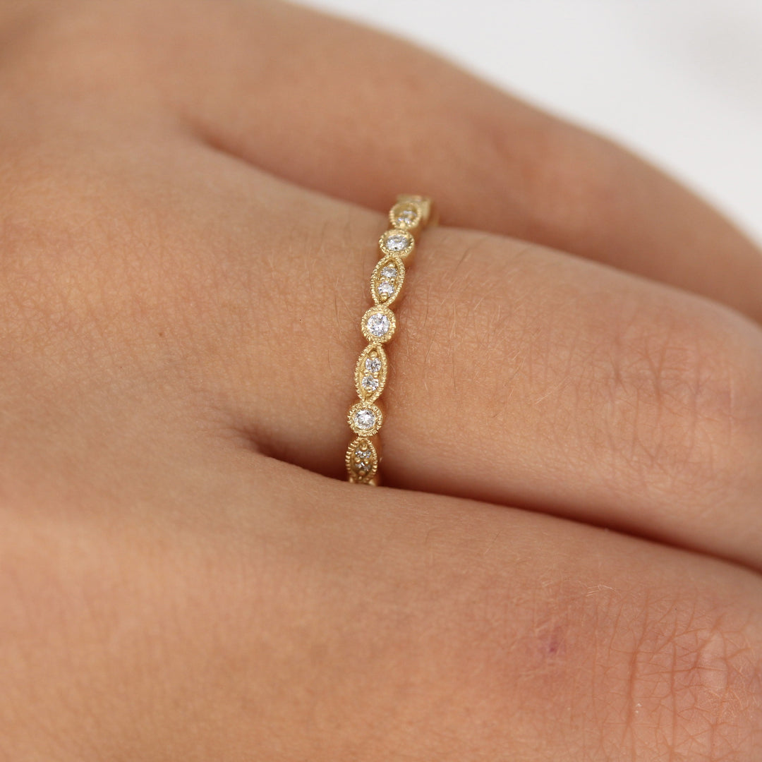 round-cut-milgrain-style-moissanite-wedding-band