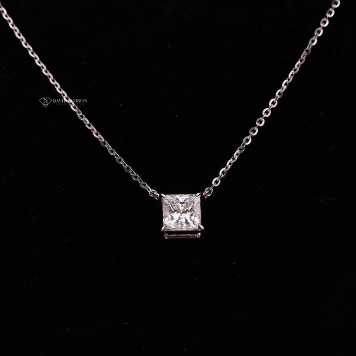 Minimalist Jewelry
Dainty Princess Necklace
Classic Solitaire Design
Solid 18K White Gold
High Brilliance Diamond
VVS Princess Cut