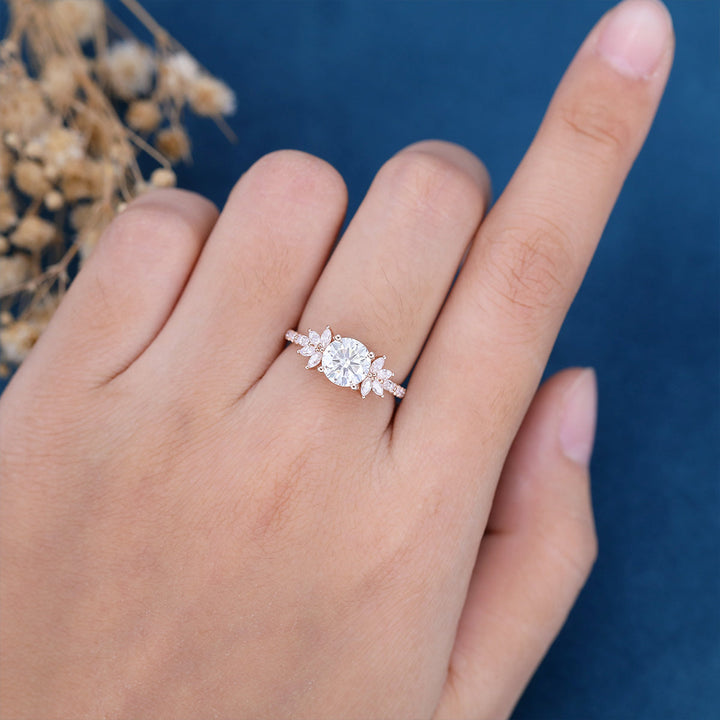 round-shaped-moissanite-cluster-engagement-ring-3