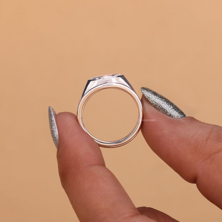 Eco Friendly Ring
Conflict Free Moissanite
Unique Marquise Setting
Trendy Engagement Ring
