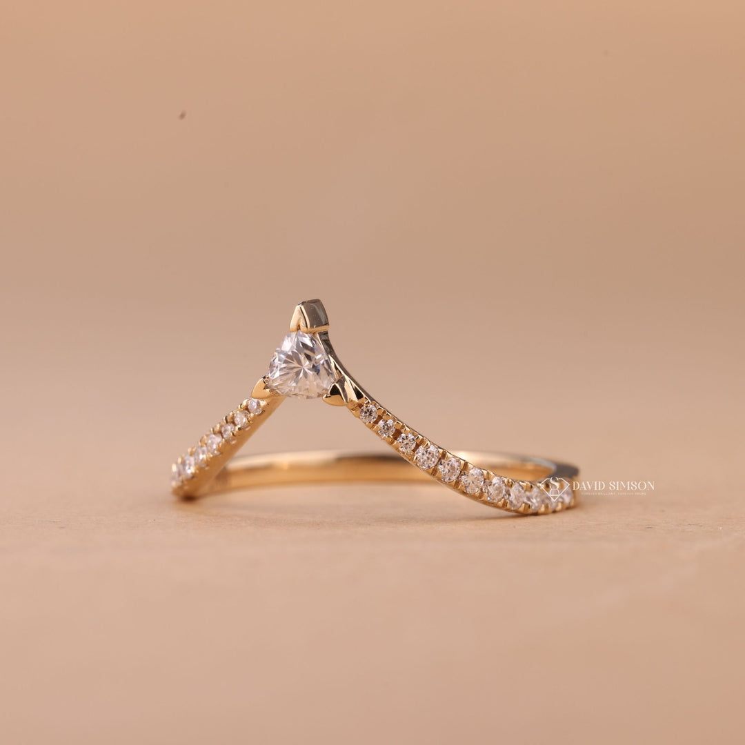 Unique Curved Band
Matching Wedding Band
Trillion Moissanite Ring
Round Diamond Alternative
Curved Bridal Band
