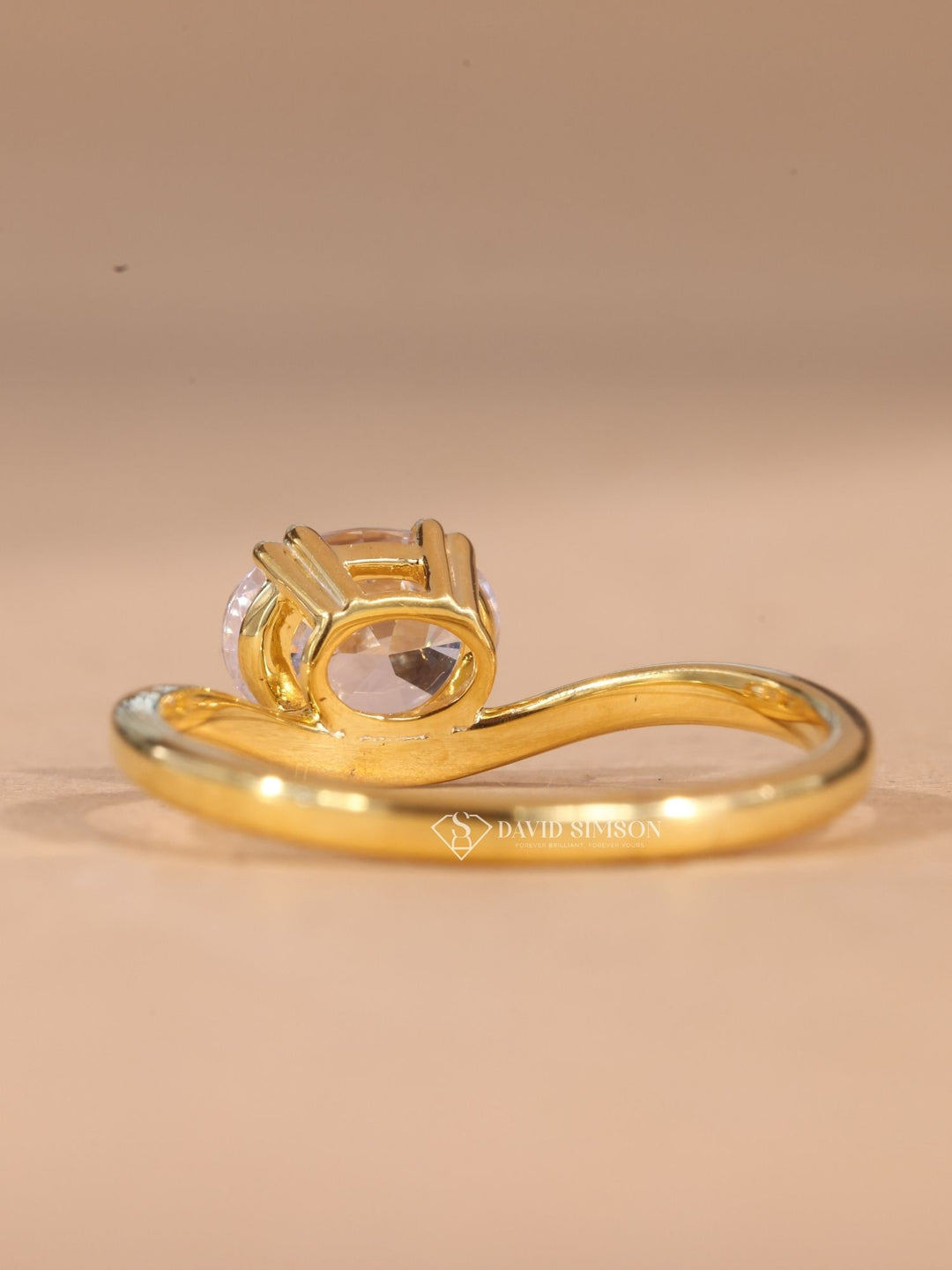 Lab Diamond Alternative
VVS1 Moissanite Ring
DEF Colorless Moissanite
