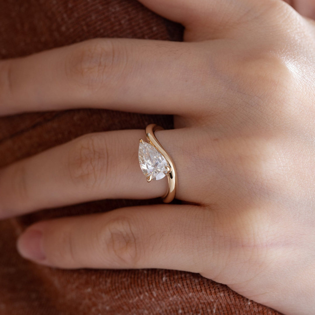 Eco-Friendly EngagementBespoke Pear Cut RingModern Minimalist Jewelry3CT Pear SolitaireAnniversary Lab Diamond