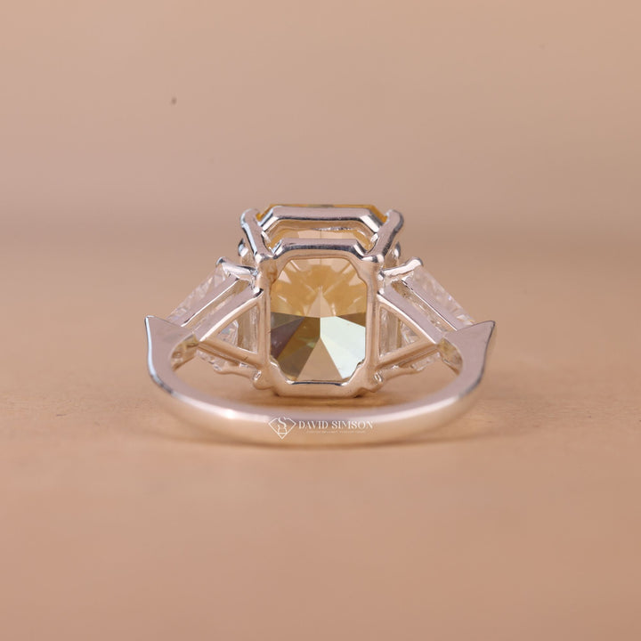 Statement Engagement Ring
Ethical Engagement Ring
Conflict Free Jewelry
