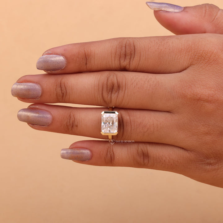 Half Bezel Moissanite
Radiant Cut Moissanite
2.0CT Radiant Solitaire