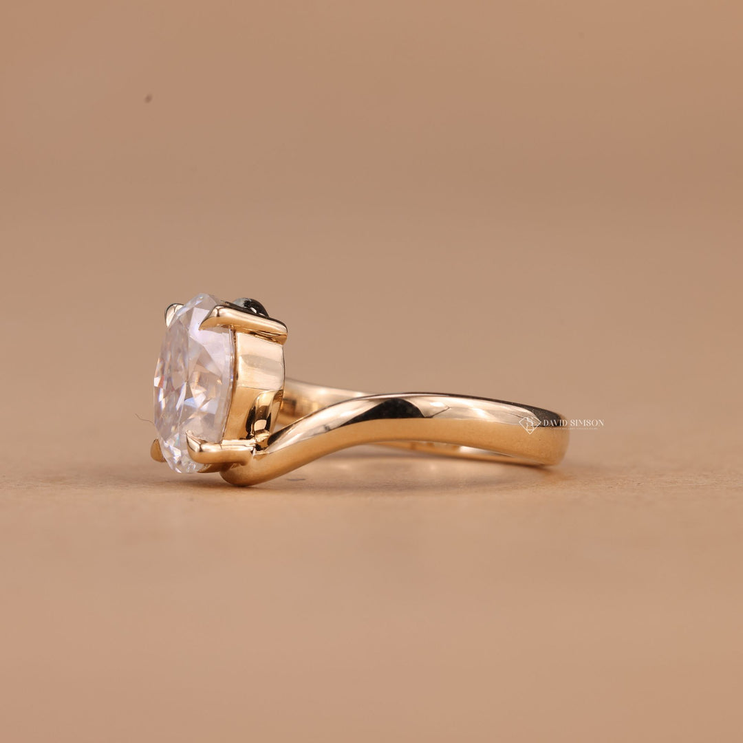 Modern Bypass Solitaire
Sparkling Oval Moissanite
Curved Bypass Ring
Moissanite Wedding Ring