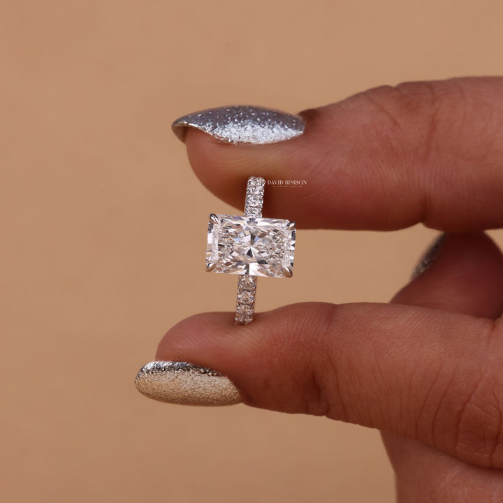Radiant Cut Moissanite
Hidden Halo Ring
3.0CT Moissanite
4.0CT Engagement Ring